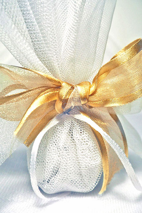 Κλασική μπομπονιέρα με τούλι bombonierart